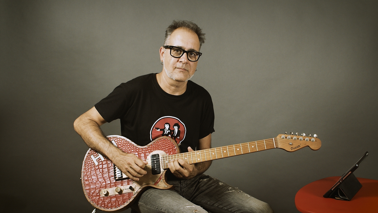 Escala dórica: 3 dedos por cuerda