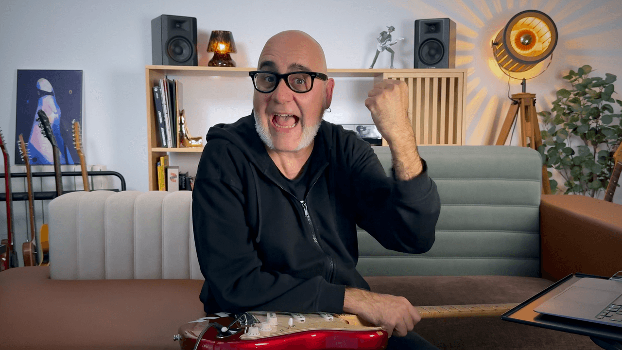 Noviembre 2025: Acompañante