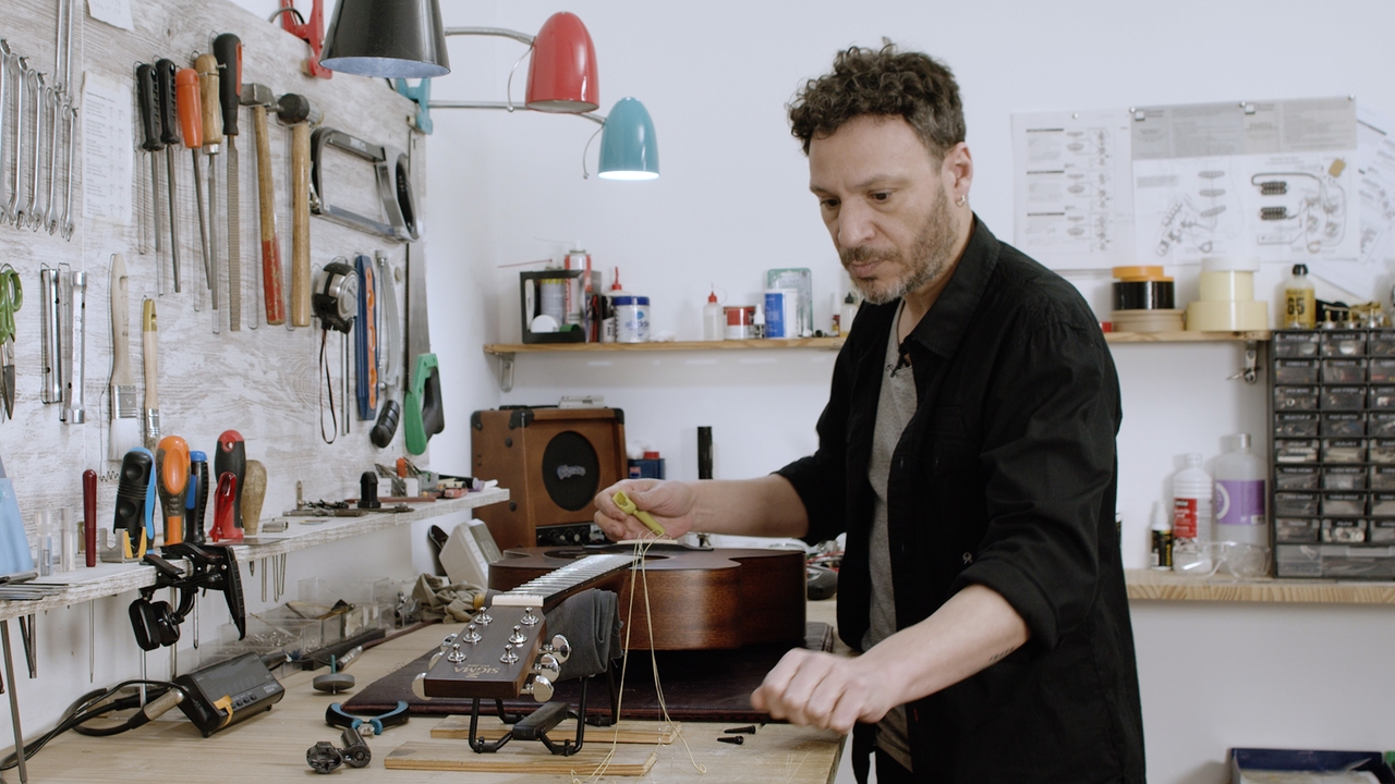 Cambio de cuerdas en la guitarra acústica