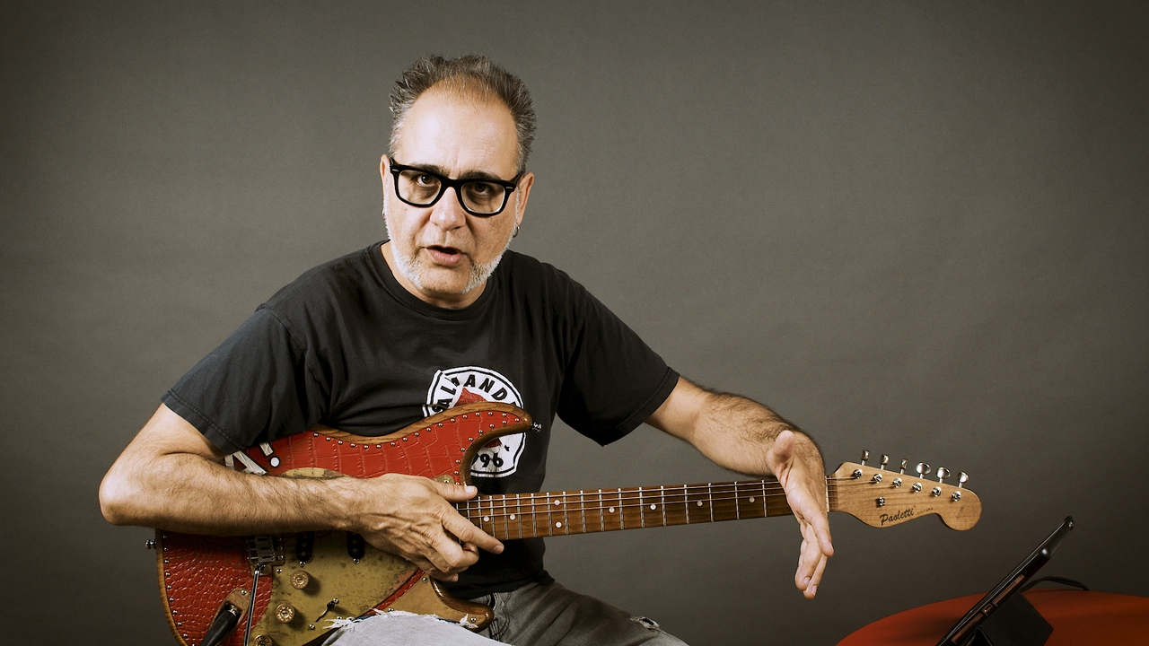 Arpegios menores en siete posiciones