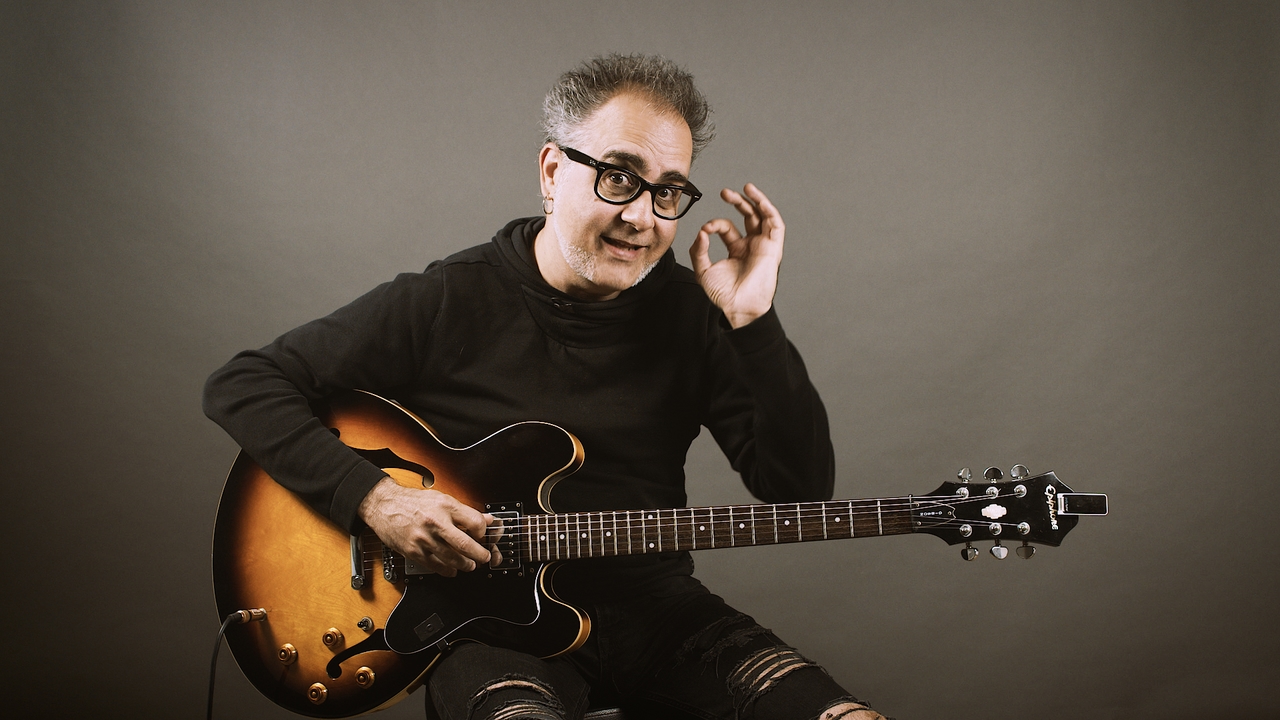 Cómo afinar una guitarra